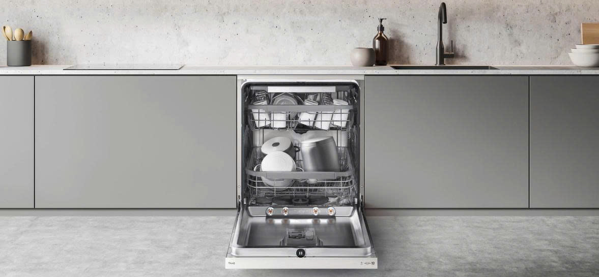 Máy rửa bát LG Quadwash TrueSteam™ màu Be LDT14BGA3: Giải pháp rửa bát thông minh cho căn bếp hiện đại