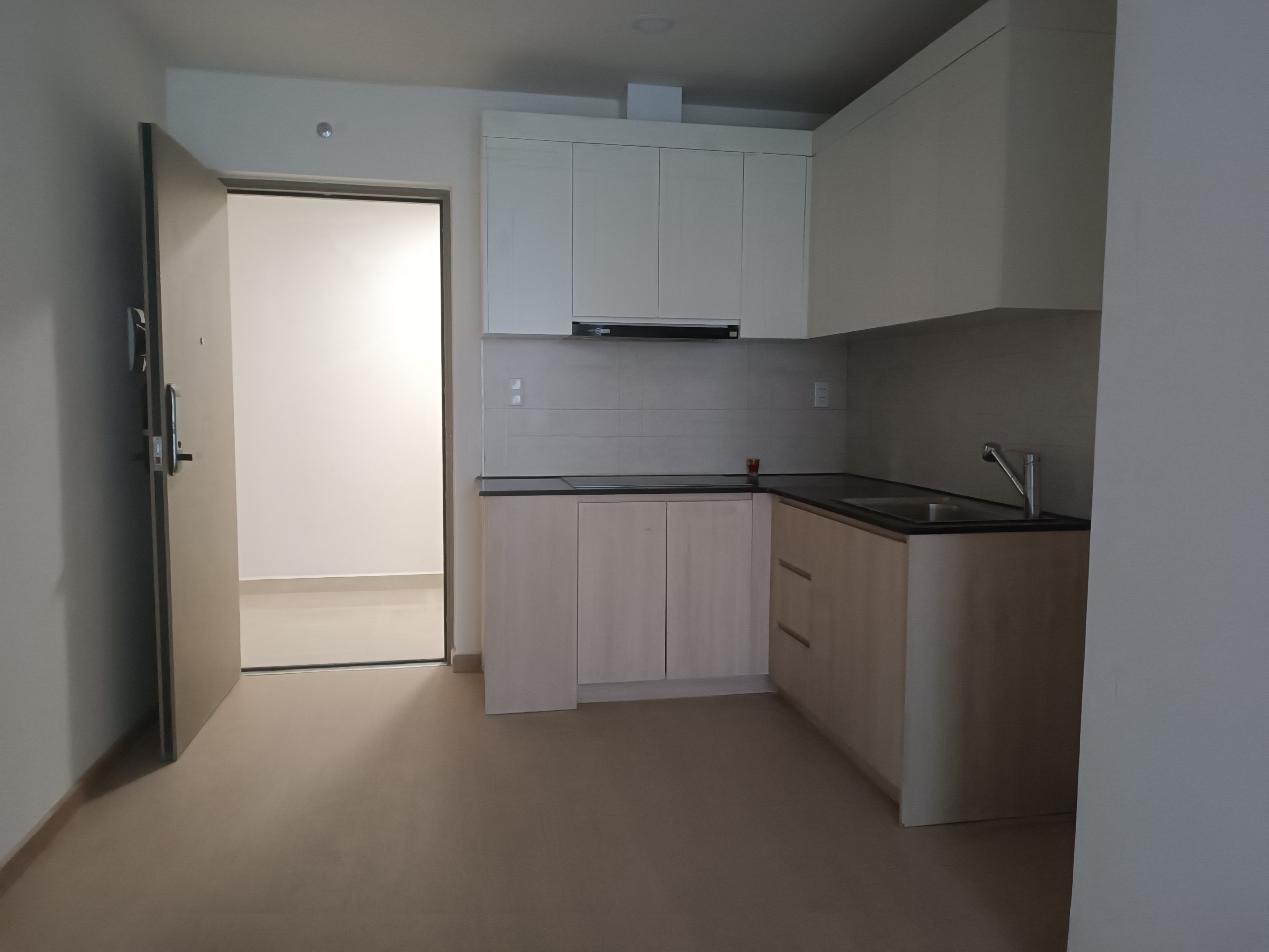 View phòng khách và bếp