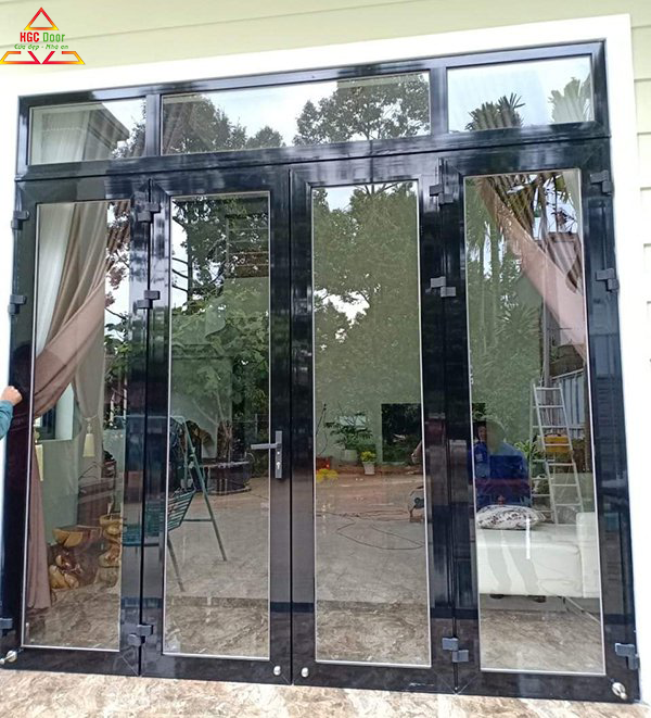 Mẫu cửa nhôm kính