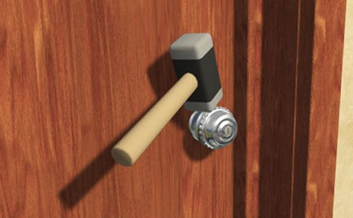 Mở khóa bằng búa hoặc cưa