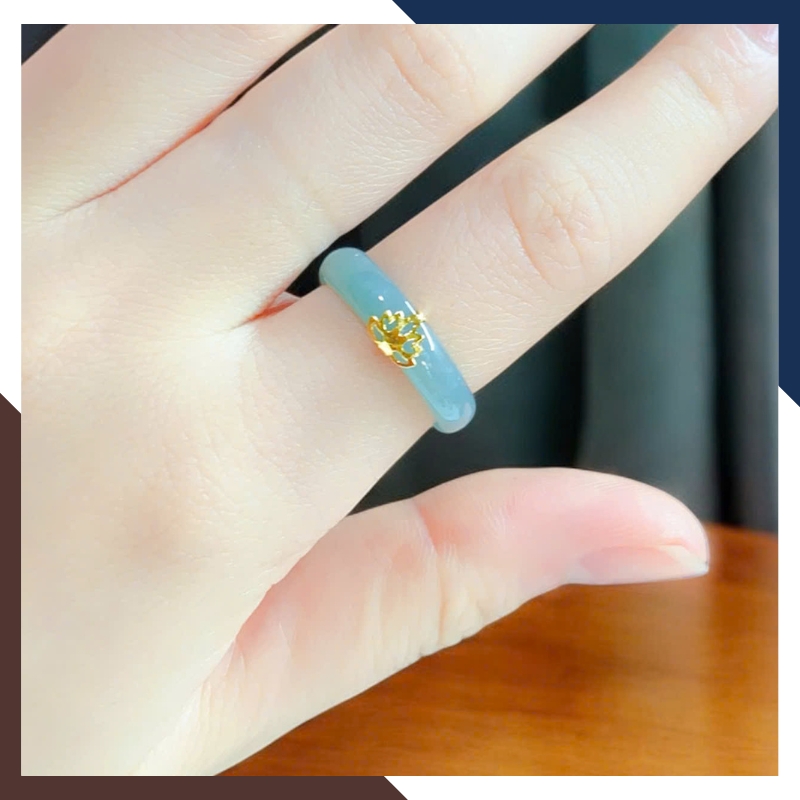 Tương phản giữa sắc lam tự nhiên và tông vàng ấm