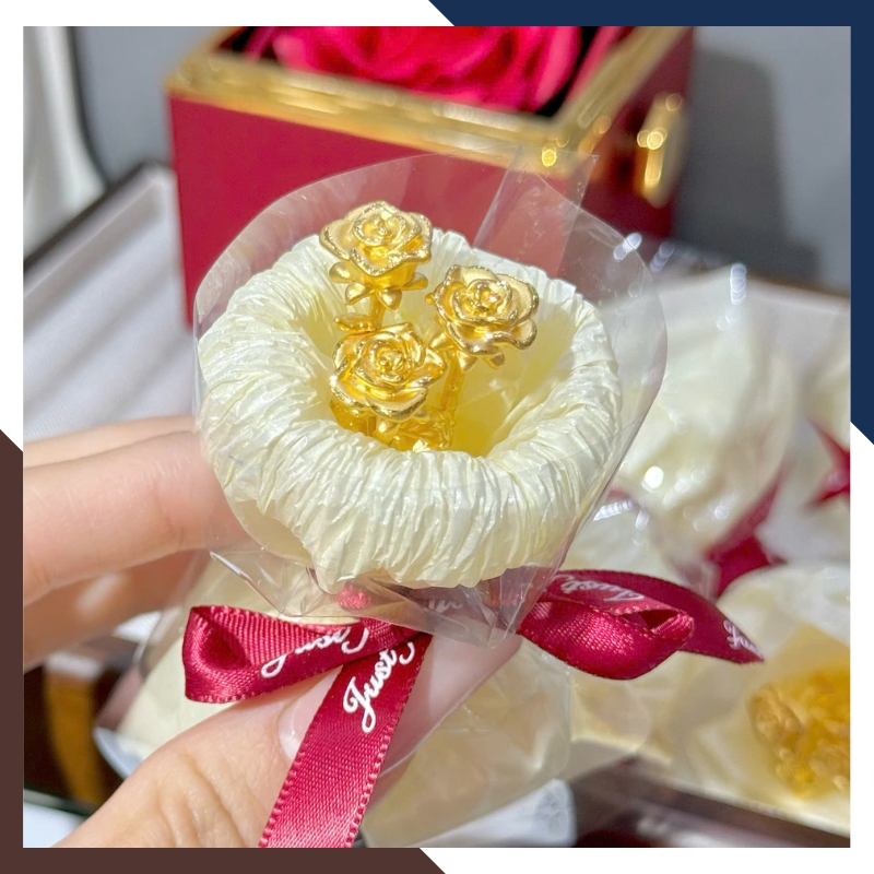 Bó Hoa Hồng Bằng Vàng 24k 9999 – Quà Tặng Bạn Gái Ý Nghĩa