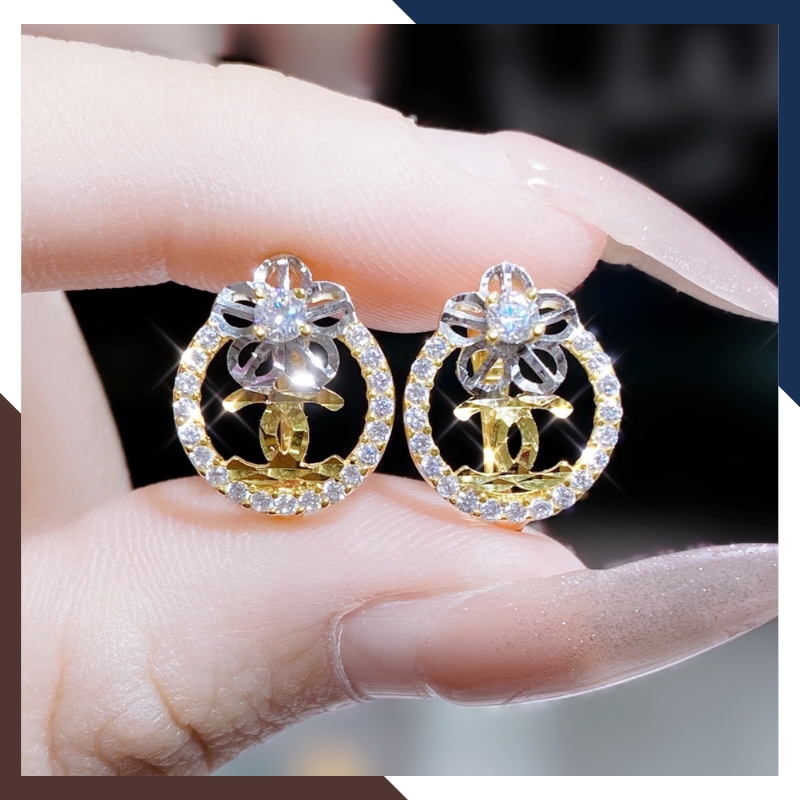 Bông tai chanel vàng tây 10k hình tròn đính bông hoa mai 5 cánh trẻ trung mới đẹp cho nữ, mẫu chốt bấm bật mã TL55