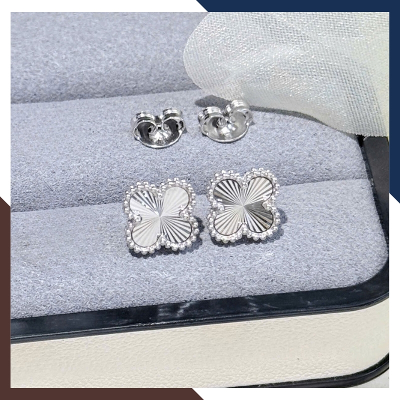 Bông Tai Cỏ 4 Lá Vàng Trắng 10k Cho Nữ BTV191