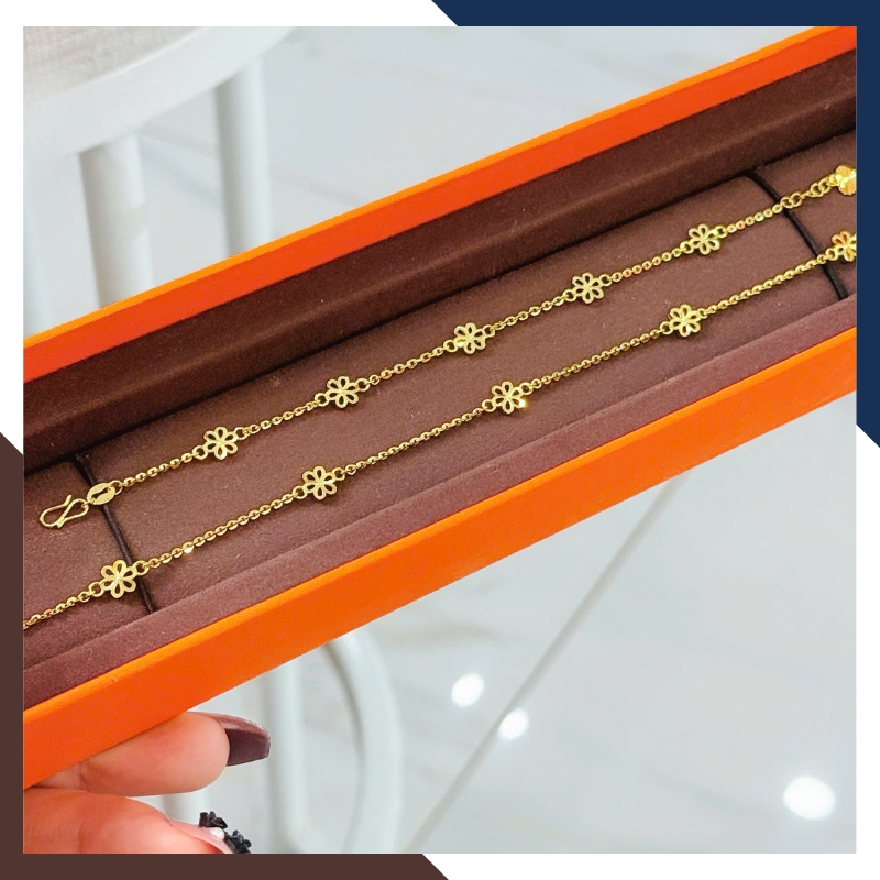 Lắc Tay Vàng Nữ 10K LTVN377 Mix Nhiều Charm, Không Lỗi Mốt