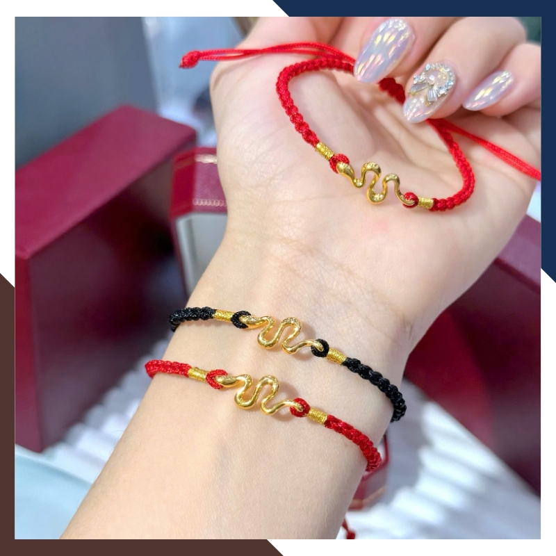 Vòng Charm Rắn Vàng 24k 9999 Phối Dây Chỉ Đỏ Cho Nữ VCHV42