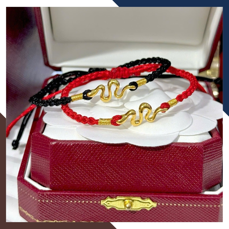 Vòng Charm Rắn Vàng 24k 9999 Phối Dây Chỉ Đỏ Cho Nữ VCHV42