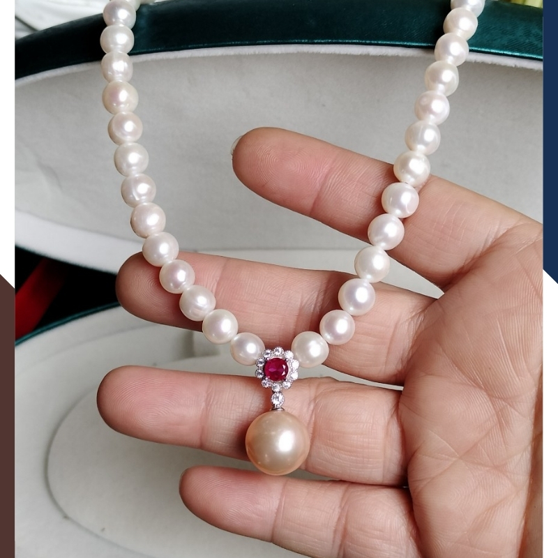 Vòng cổ ngọc trai cho mẹ, phụ nữ trung niên mặc áo dài 78B1235