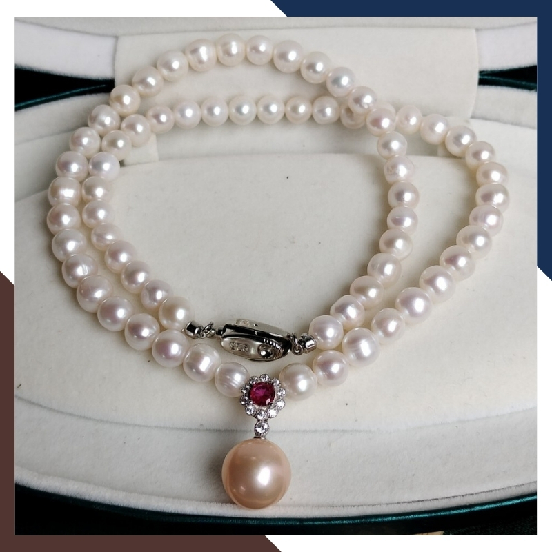 Vòng cổ ngọc trai cho mẹ, phụ nữ trung niên mặc áo dài 78B1235