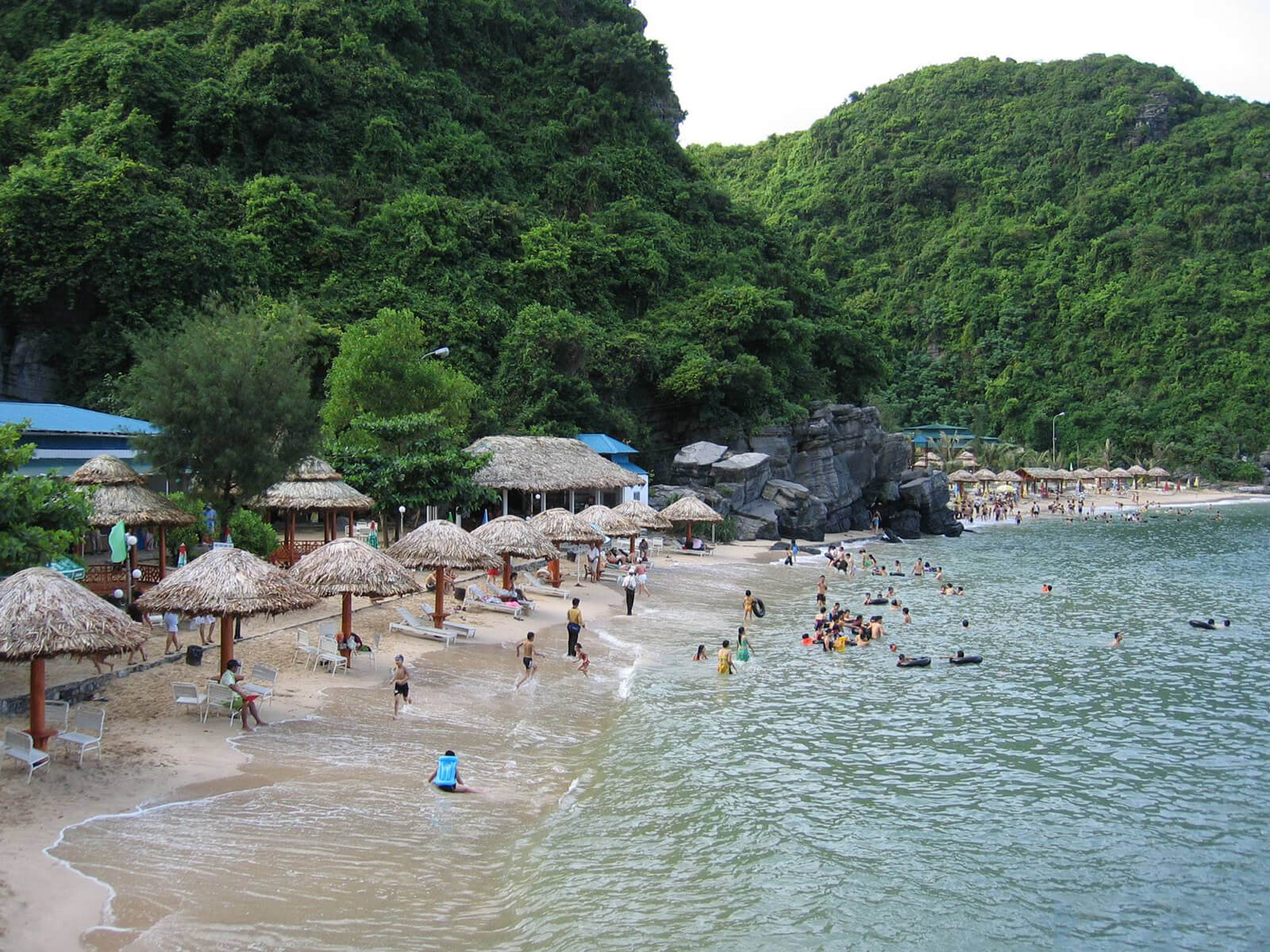 Địa điểm đẹp ở Cát Bà – Bãi tắm Cát Cò