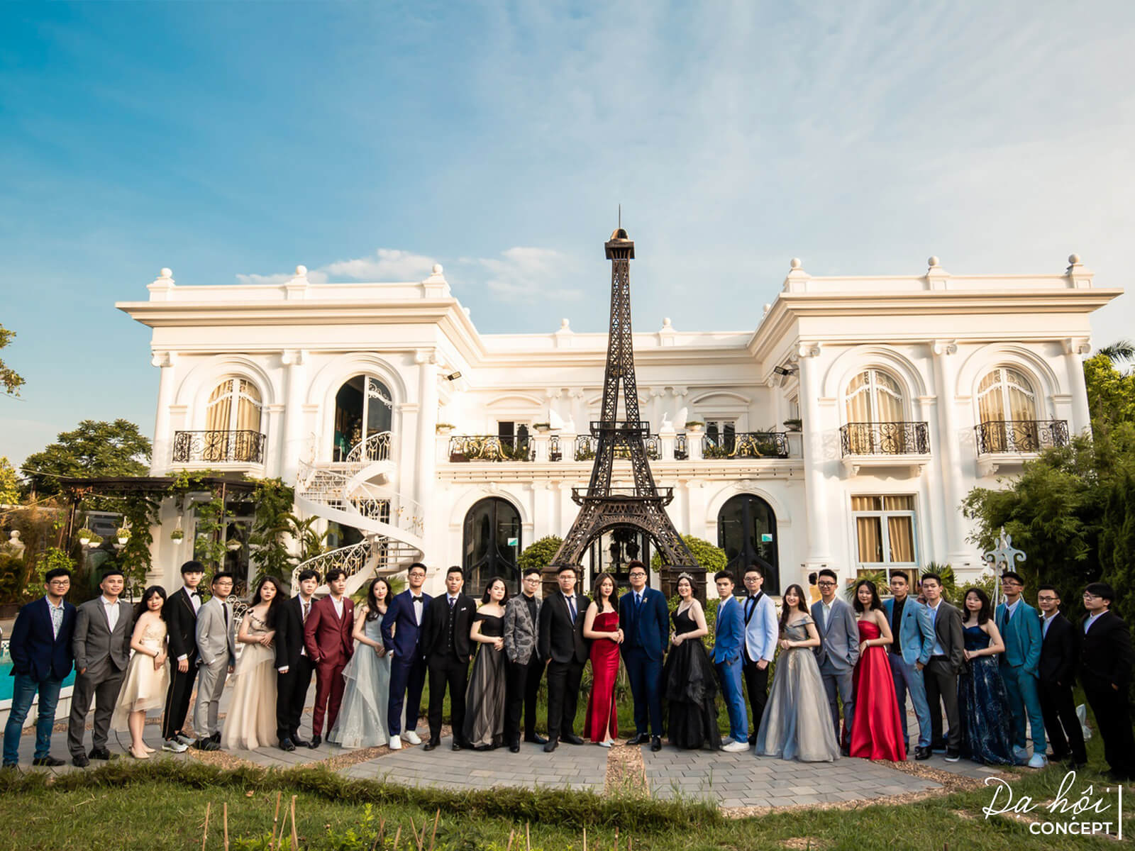 Chụp kỷ yếu concept dạ hội là gì?