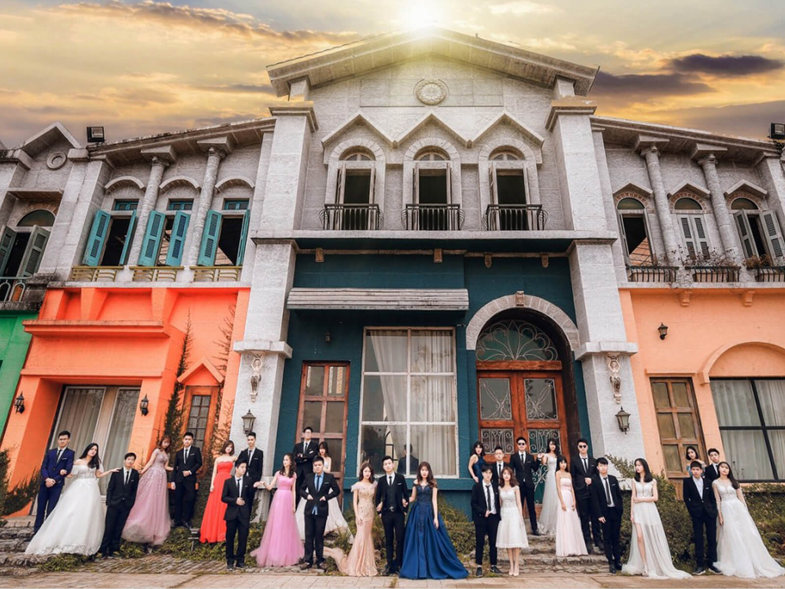 DỊch vụ chụp ảnh kỷ yếu của FMD Media luôn chỉn chu và đầy đủ các phụ kiện đi kèm