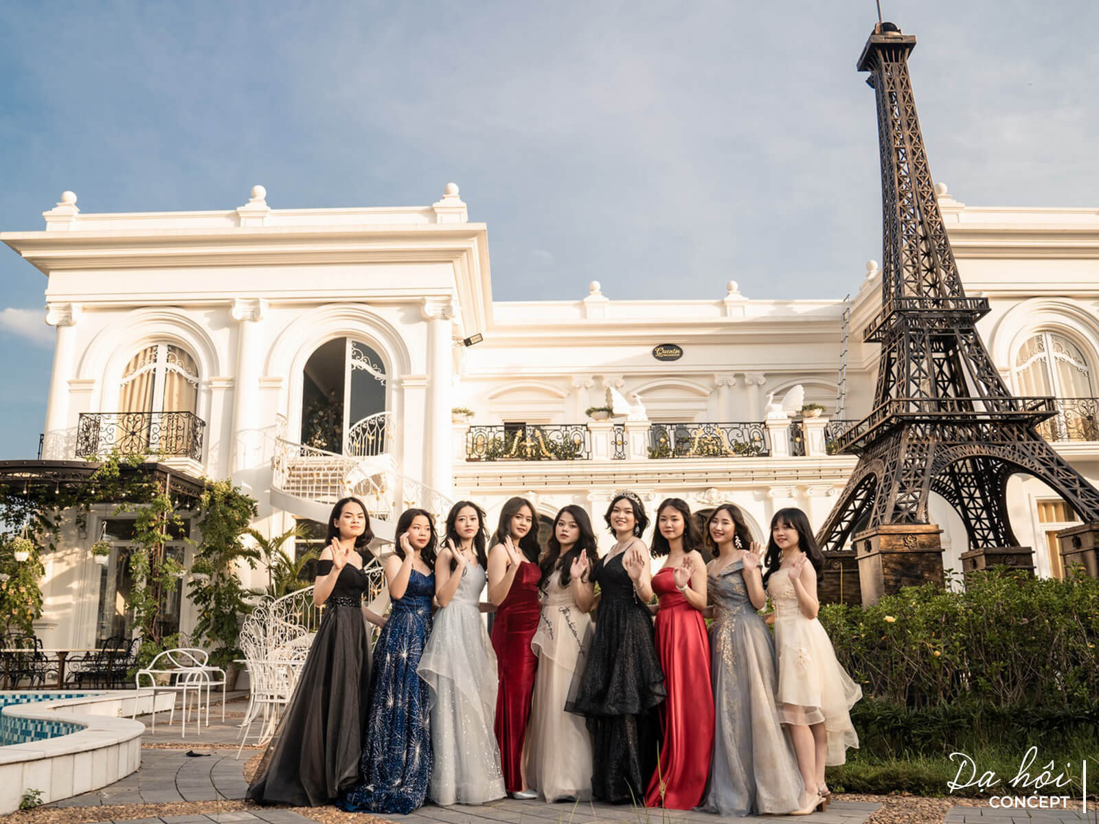 Concept kỷ yếu ấn tượng – Concept Dạ hội