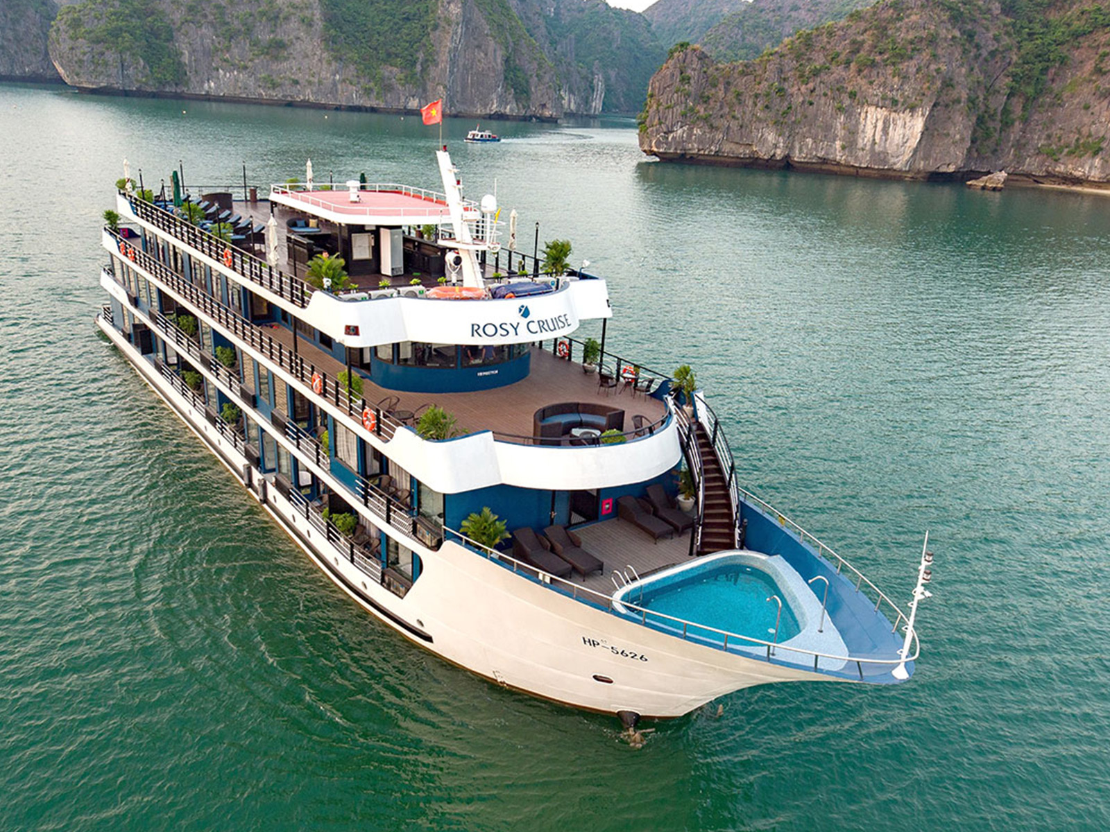 Du thuyền nghỉ dưỡng trên vịnh Lan Hạ có đầy đủ tiện nghi