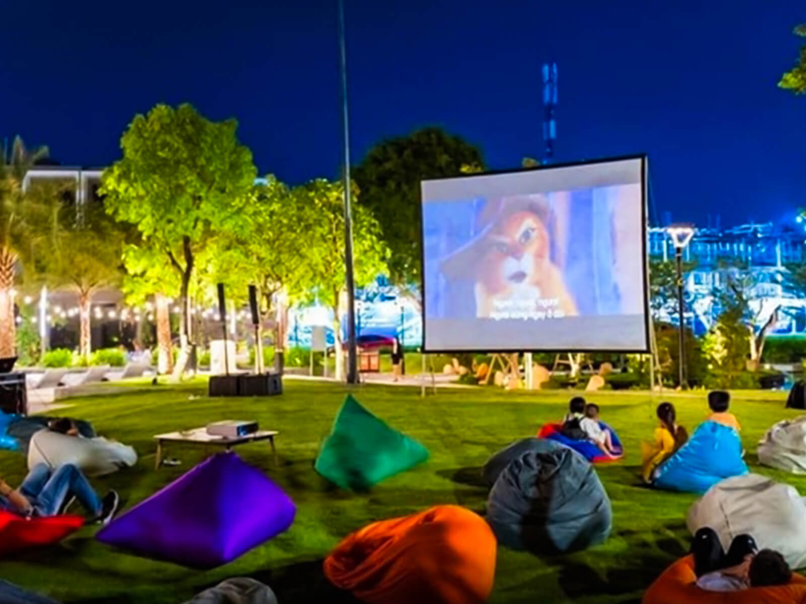 Tổ chức sự kiện Trung thu cho thiếu nhi – Xem phim ngoài trời