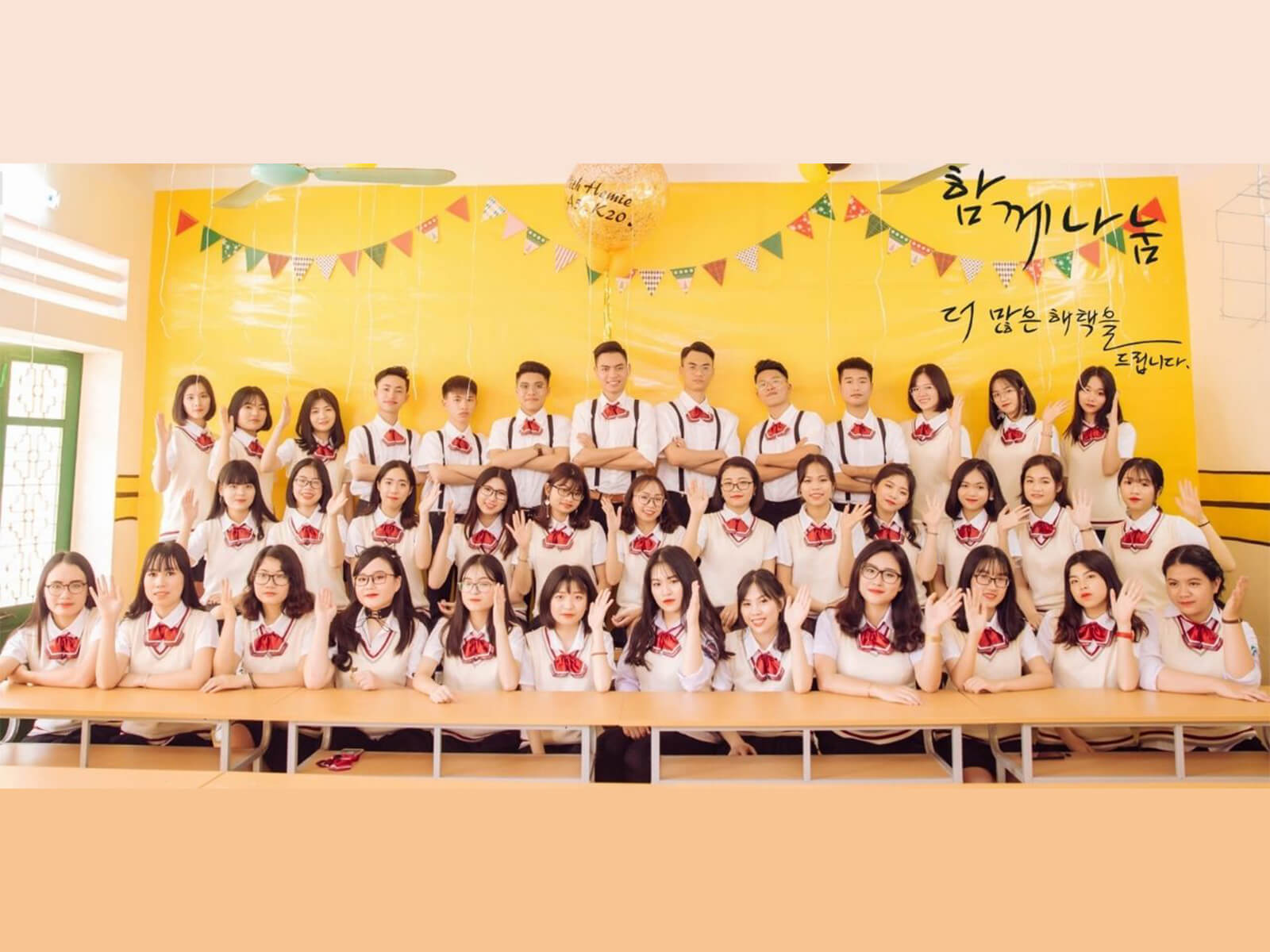 Chụp ảnh kỷ yếu lớp 9