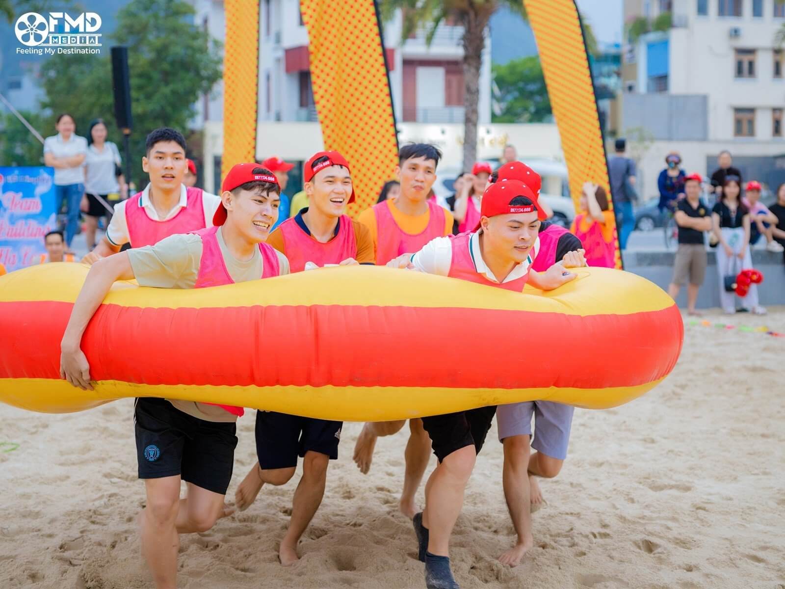 FMD Media luôn sáng tạo trong việc chụp hình Teambuilding