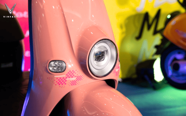 Hệ thống đèn LED không chỉ giúp Motio nổi bật về thiết kế mà còn đảm bảo an toàn