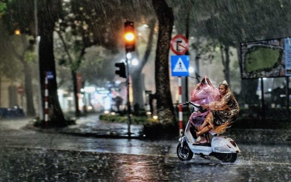 Xe đạp điện có đi được dưới mưa không