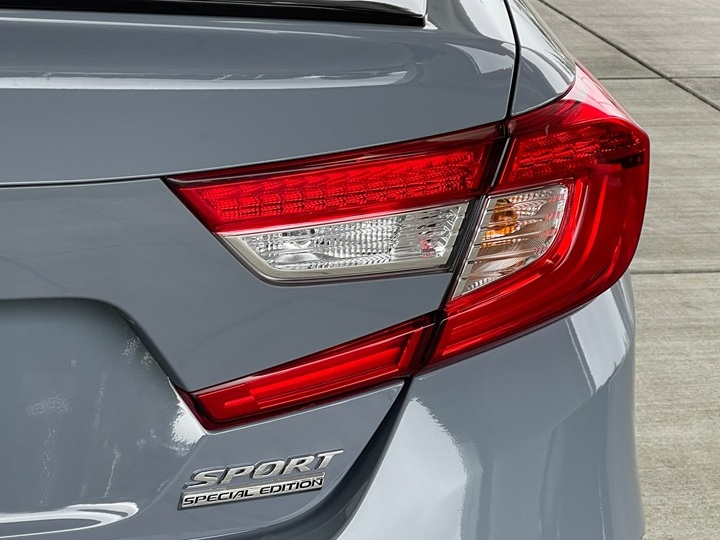 Đèn hậu trong, đèn hậu cốp Honda Accord 2019 -2022 chính hãng