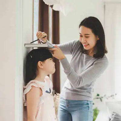 Những yếu tố ảnh hưởng đến phát triển chiều cao của trẻ nhỏ