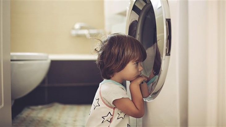 Chế độ khoá trẻ em trên máy giặt đang hoạt động nên cửa máy giặt không mở được