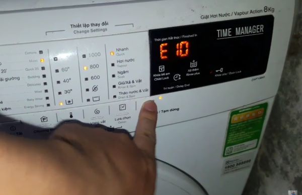 Màn hình hiển thị mã lỗi E10