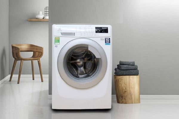 Đặt máy giặt Electrolux ở nơi khô ráo, cân bằng để hạn chế sự cố lỗi E91