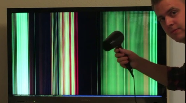 Màn hình xuất hiện đường kẻ sọc ngang/dọc