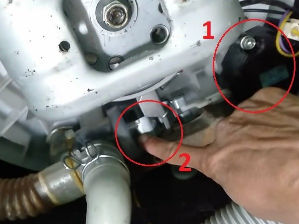 Nhiều mã lỗi được máy giặt Electrolux thông báo liên quan đến xả nước