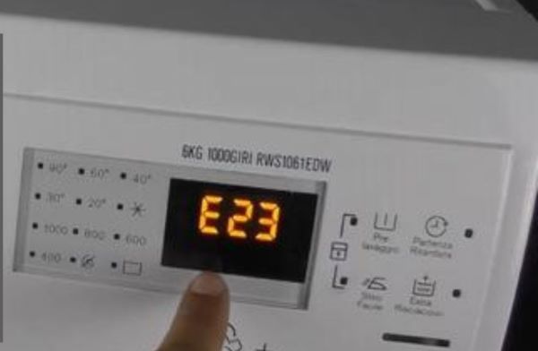 E23 là mã lỗi khá phức tạp trên máy giặt Electrolux