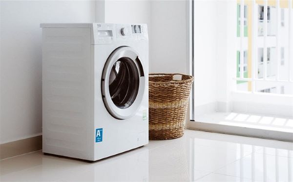 Chú ý đóng chặt cửa máy giặt Electrolux trước khi giặt