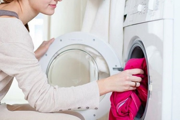 Hướng dẫn cách mở cửa máy giặt Electrolux đúng nhất