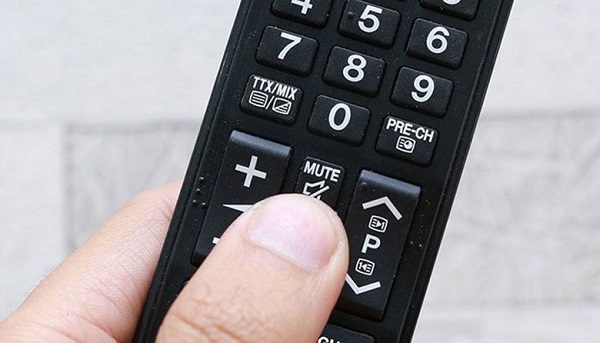 Chỉnh tivi bị mất tiếng bằng nút Mute của Remote