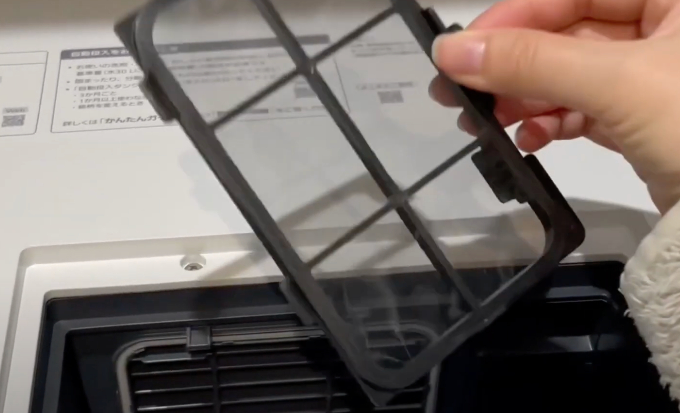 huong dan ve sinh bo loc say kho cua may giat Panasonic NA-LX129BL