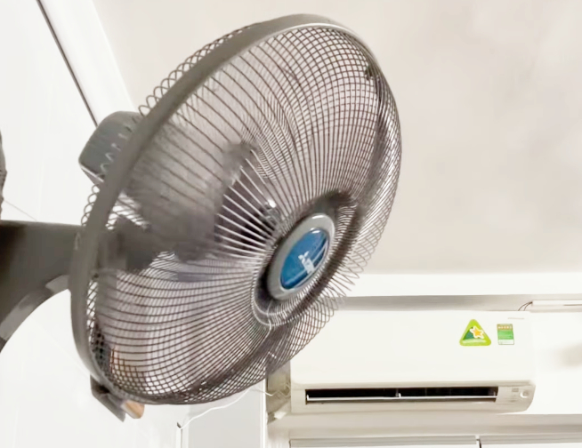 Vi sao nen bat quat khi dang bat dieu hoa