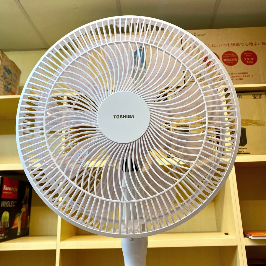 Đặc điểm quat dien Toshiba TF-35DH26