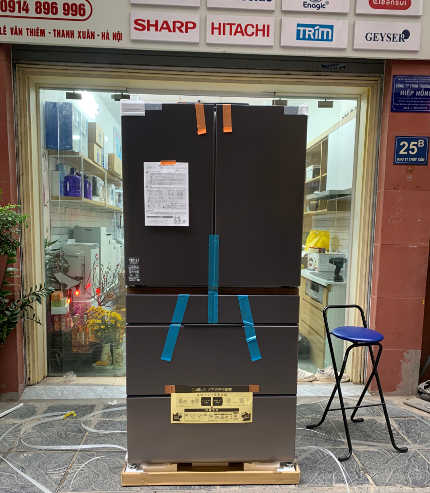 Hitachi R-GXCC67T tai showroom hiephongjapan.vn