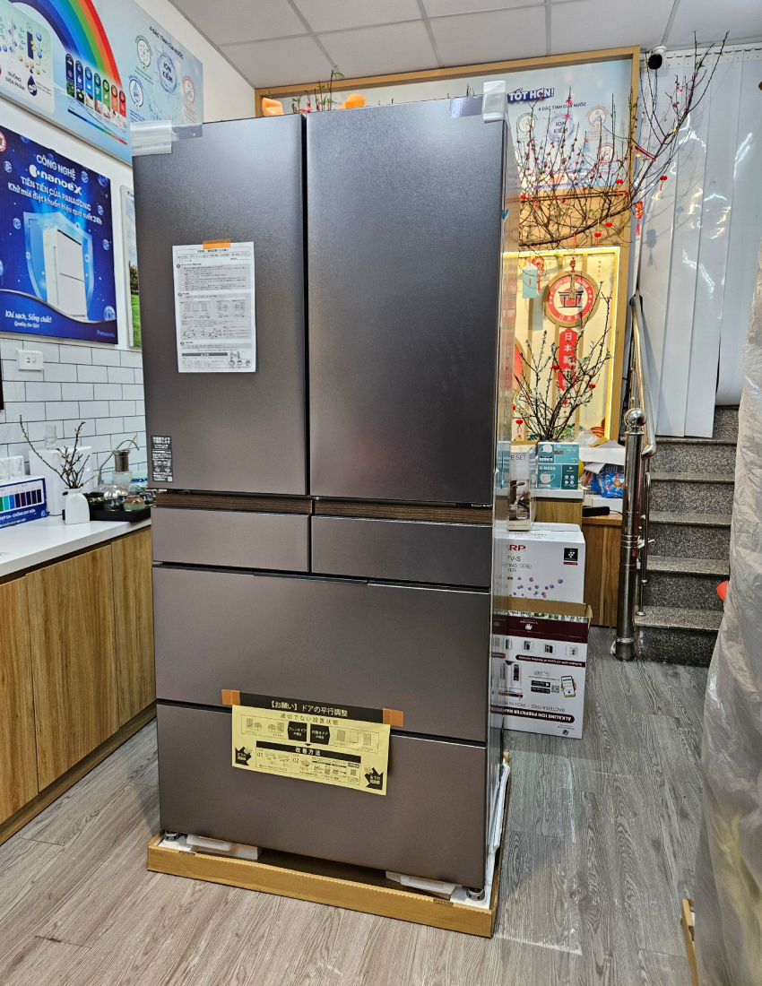 Hitachi R-GXCC67T kieu dang hien dai