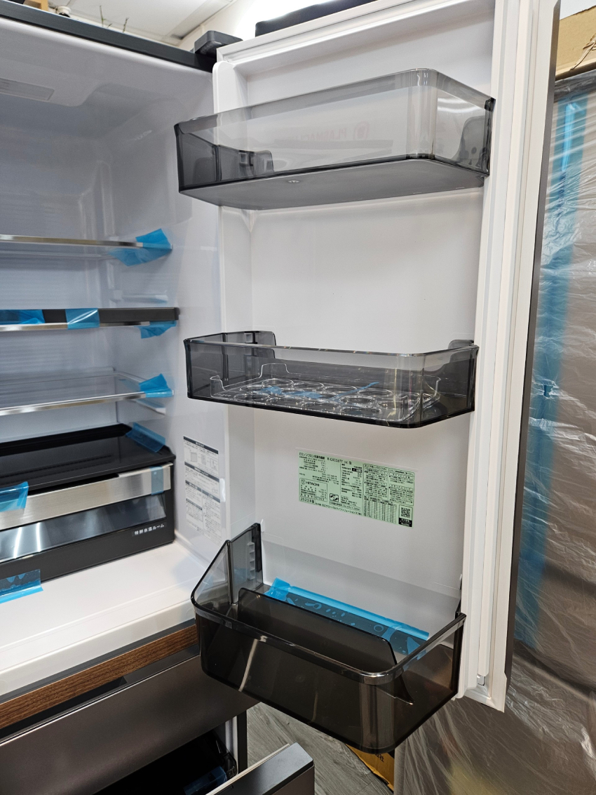 ngan tu lanh Hitachi R-GXCC67T