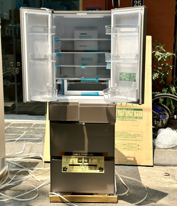 ngan mat tu lanh Hitachi R-HW54R-XN hiephongjapan.vn