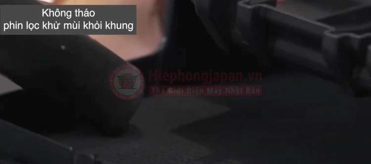 hut bui phin loc khu mui cua may log khong khi daikin