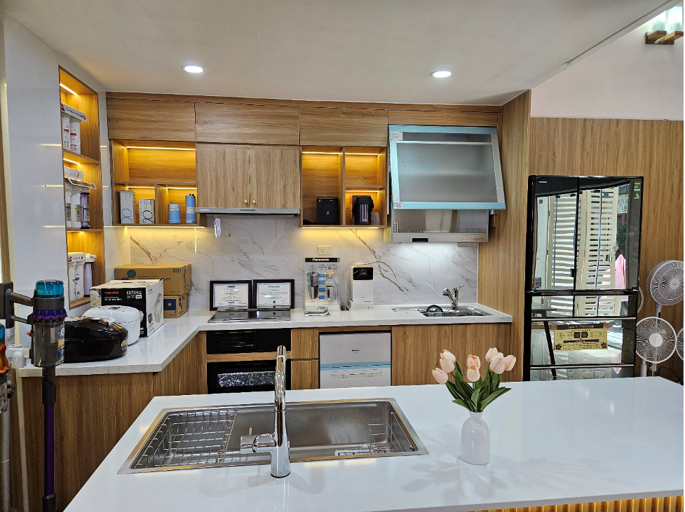 khong gian mua sam tai showroom hiephongjapan.vn