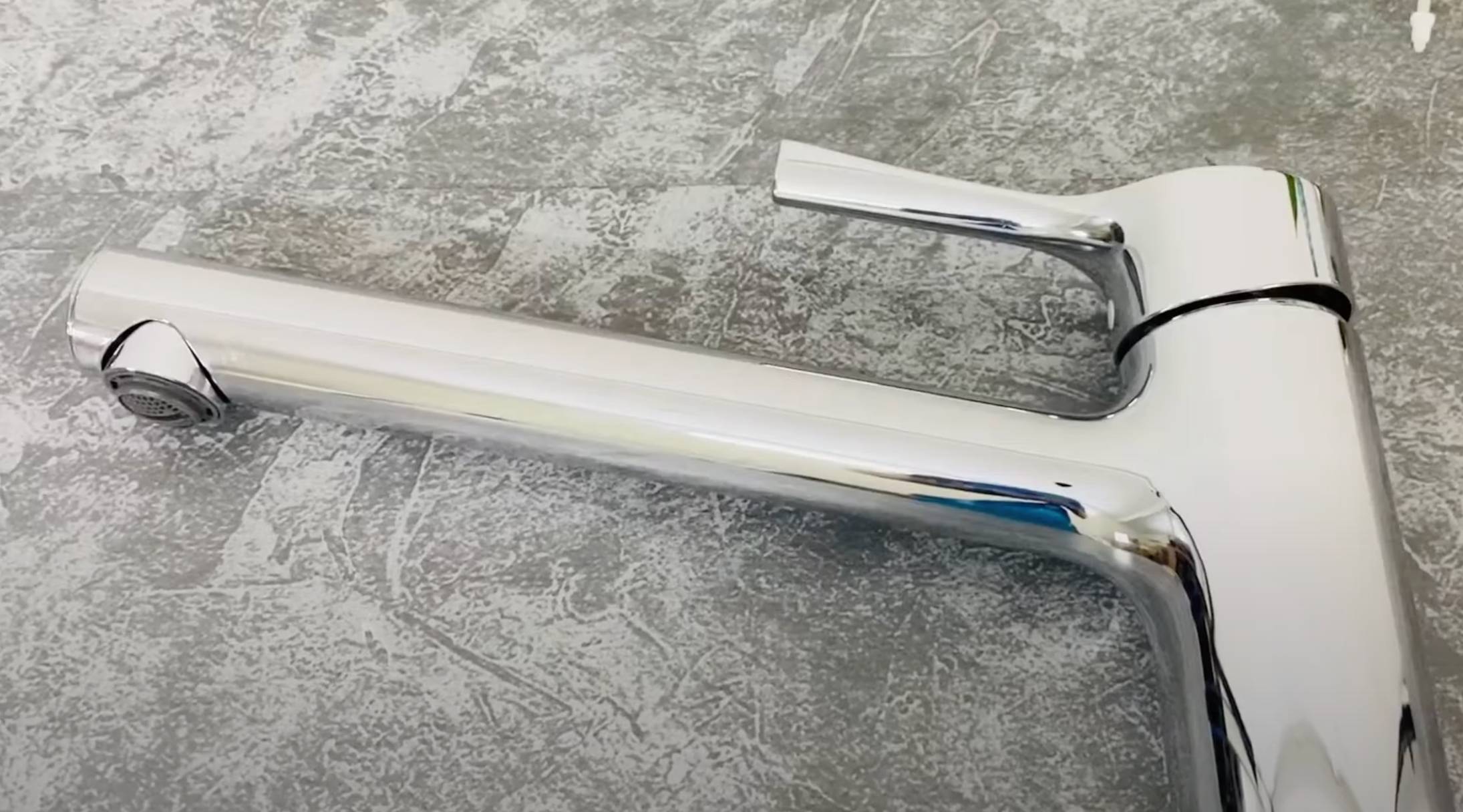 chọn vòi rửa bát có chất liệu cao cấp