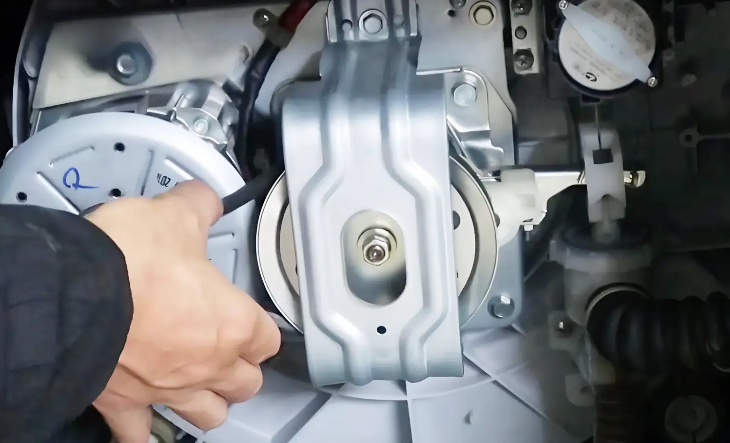 may giat Toshiba bi loi dong co hoac day curoa