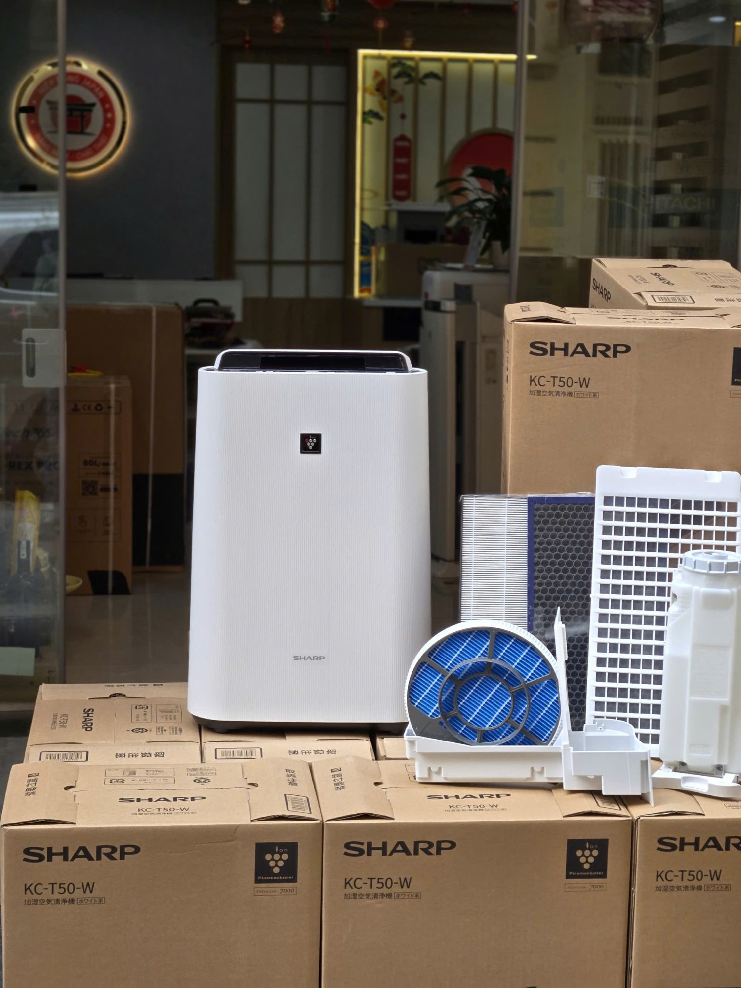 Máy lọc không khí Sharp KC-T50-W tại Hiệp Hồng Japan