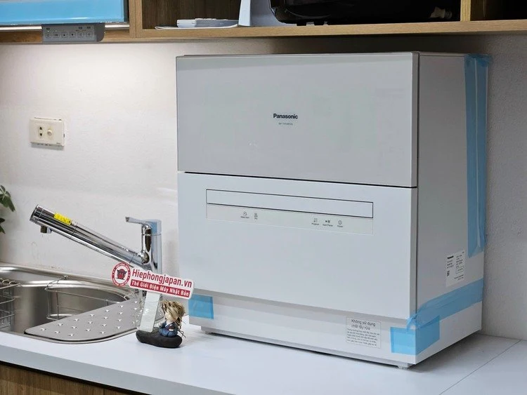 may rua bat panasonic NP TH1WEVN trong khong gian bep
