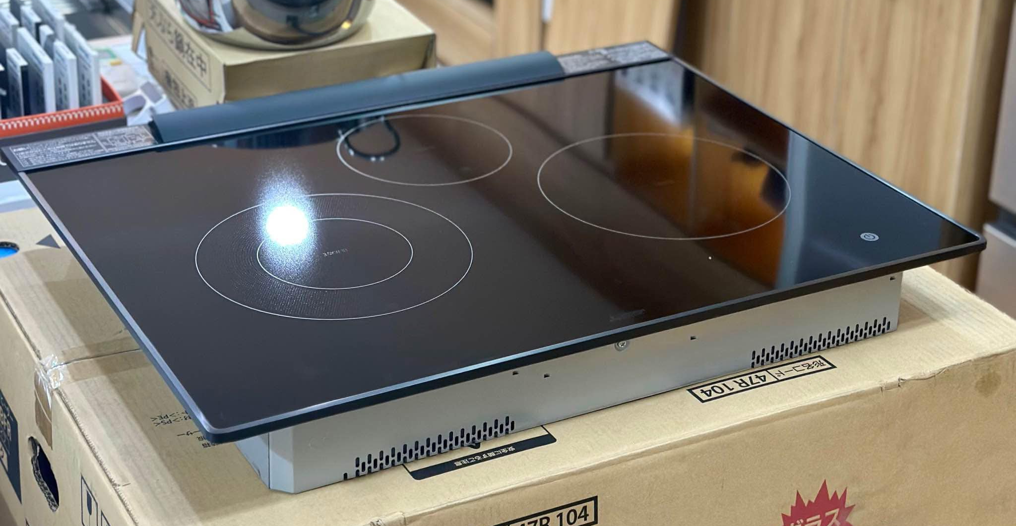 bep tu Mitsubishi hay Hitachi