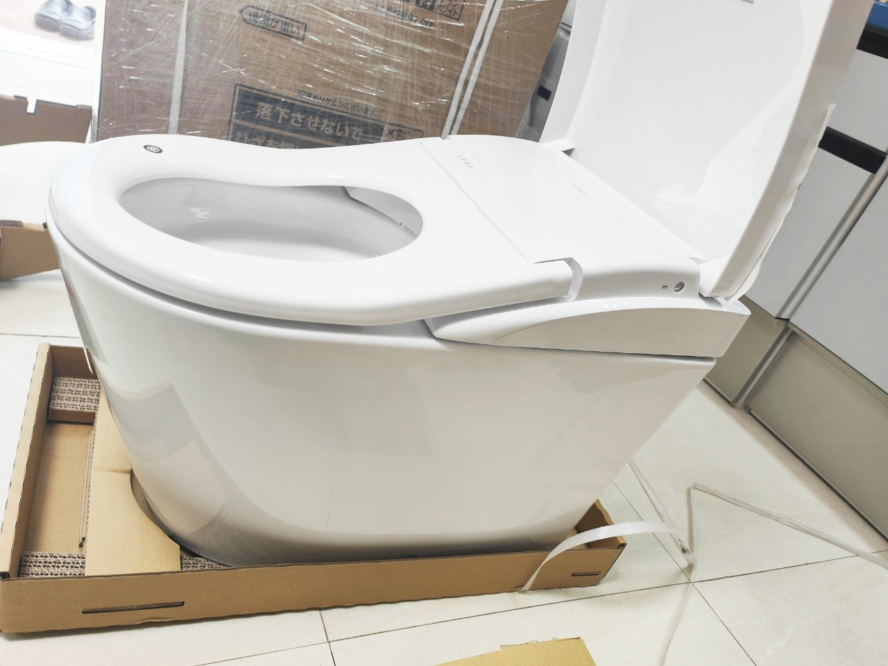 bon cau thong minh Neorest CES9820