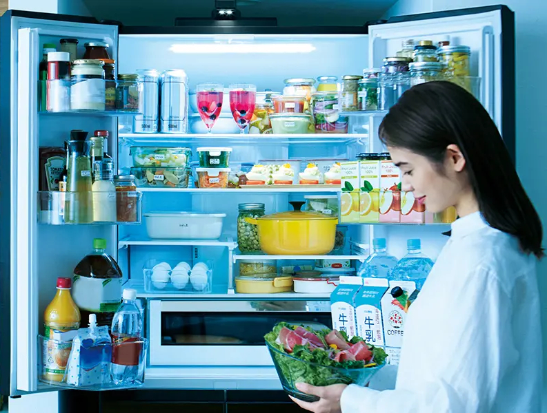 ngan mat tu lanh Hitachi R-GXCC67V-H